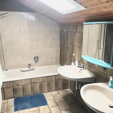 アパート Ruhige 2 Schlafzimmer ディーツェンバハ