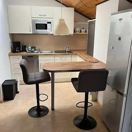 Ruhige 2 Schlafzimmer アパート ディーツェンバハ